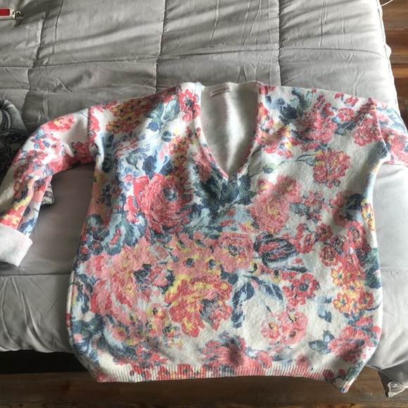 Floral Peace and Love 💗 warm sweater - Picture 2 of 3